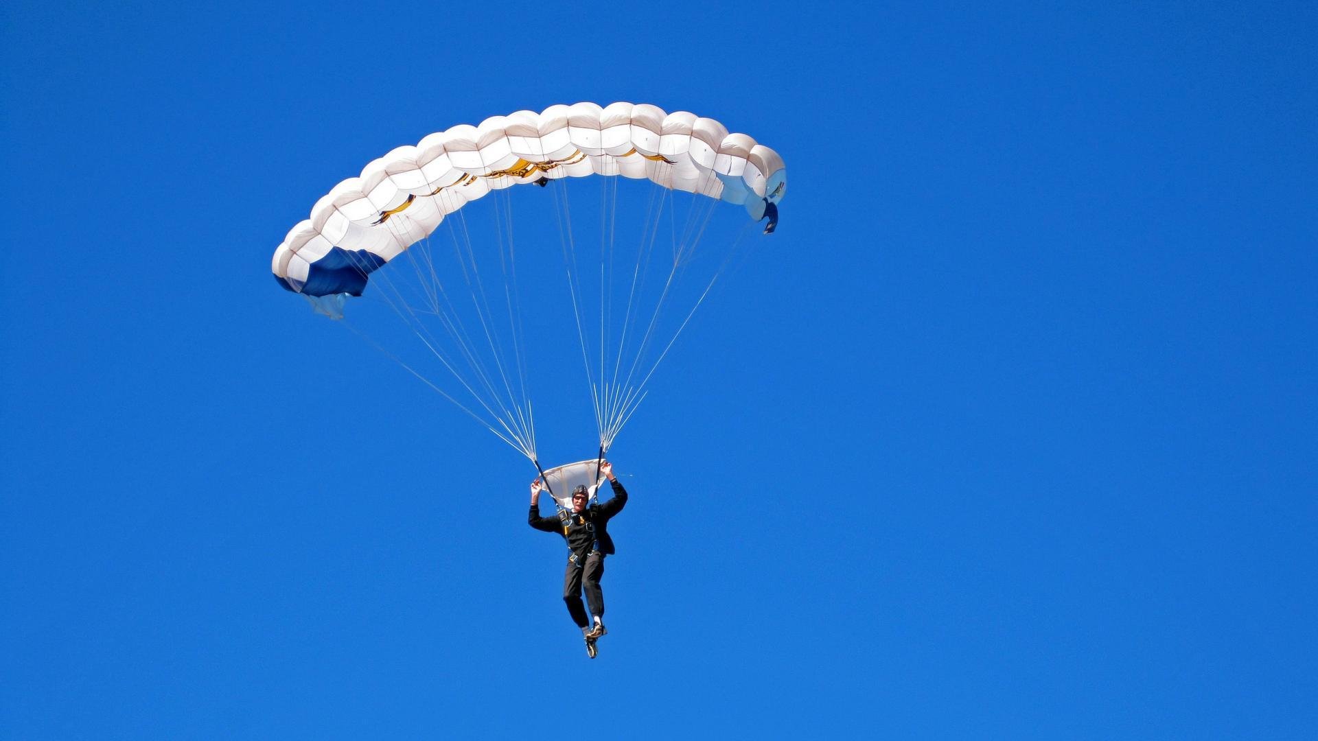世界飞盘淘汰赛，团队配合的巅峰对决，世界飞盘联合会规定国际团队飞盘比赛每一分场上人数